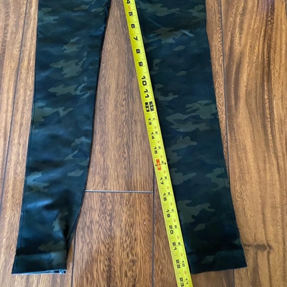 Spanx Leggings Womens Medium Green Camo Look At Me Now High Rise. - Picture 3 of 7